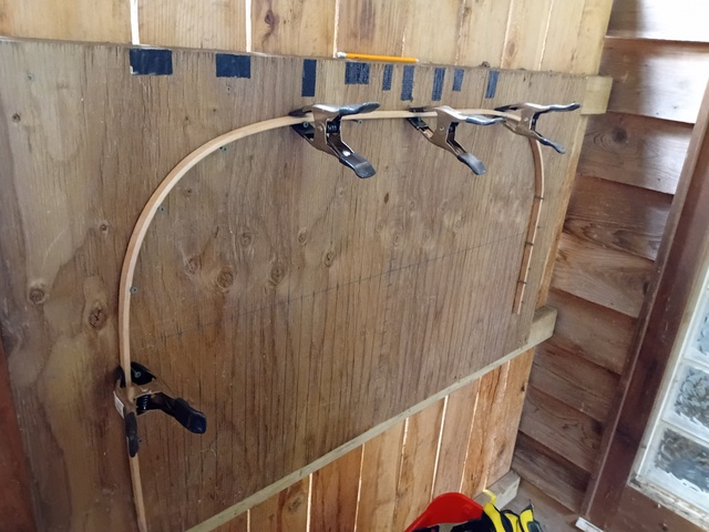 Central rib bent on bending board