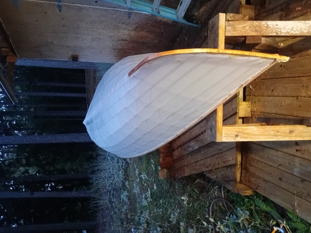 Picture of the skinned boat with cutwaters in place
